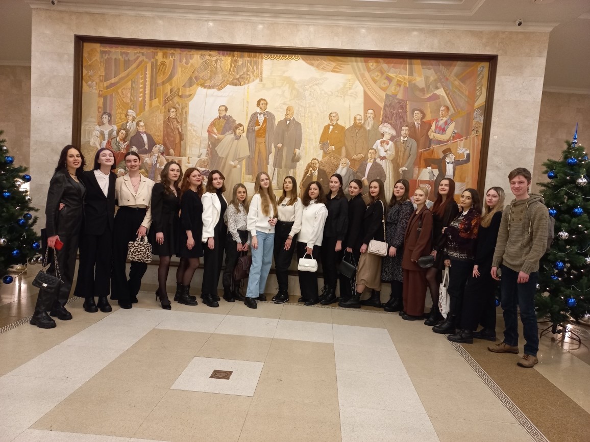 Первокурсники посетили Пензенский драматический театр